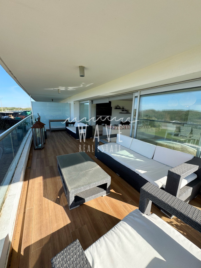 Apartamento ID.4879 - Brava, primera línea, unidad esquinera, 3 suites y dep.