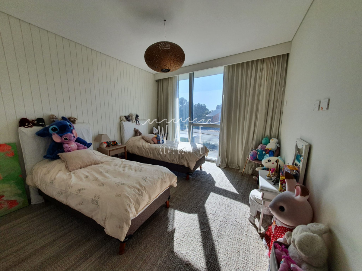 Apartamento ID.102 - Alquiler de Apartamento de 3 Dormitorios en Suite en La Barra, Punta del Este.