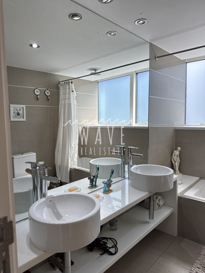 Apartamento ID.5021 - Alquiler temporal departamento Playa Mansa, 3 dormitorios y dependencia, Punta del este 