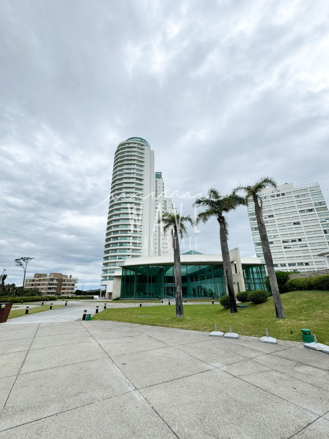 Apartamento ID.4602 - Venta y alquiler apartamento en torre premium en primera línea de la playa Mansa