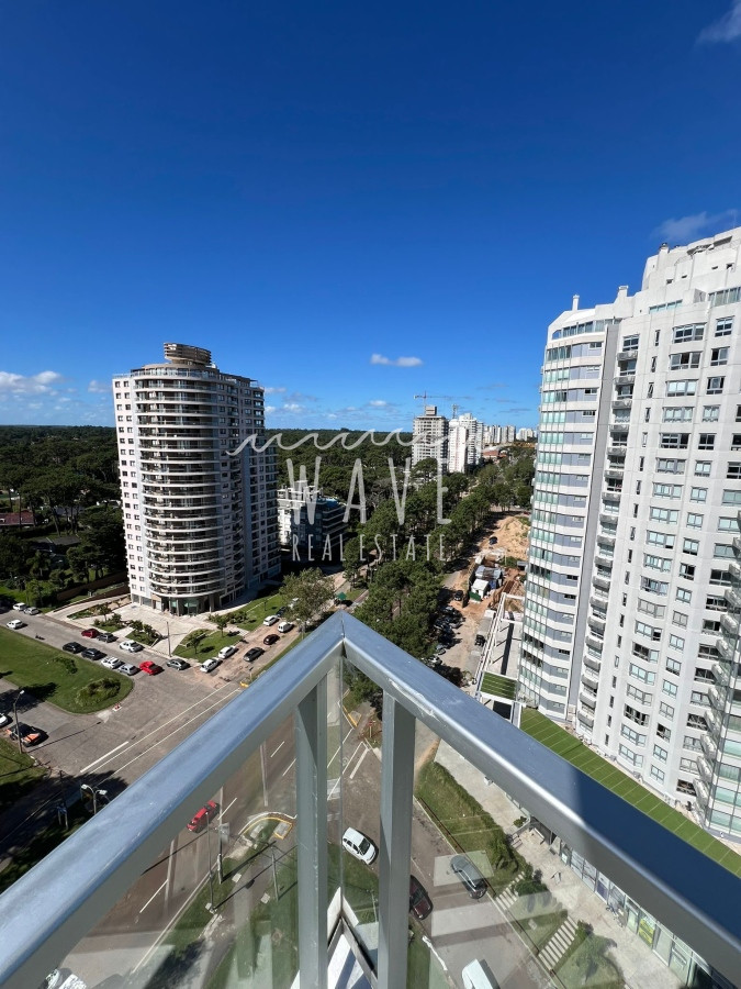 Apartamento ID.4210 - Venta de apartamento 2 dormitorios , torre con servicios en Av. Roosevelt
