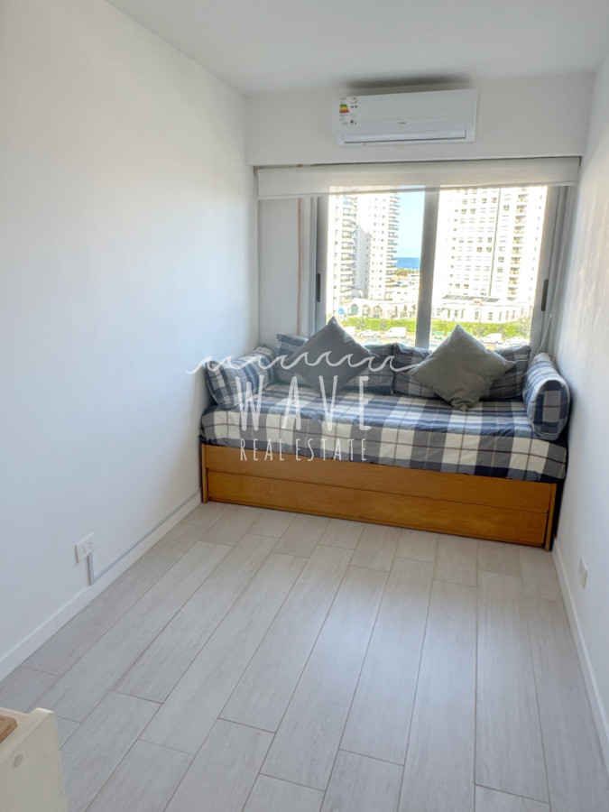 Apartamento ID.5115 - Alquiler de verano, Apartamento de 2 dormitorios y medio en Playa Mansa, Punta del Este
