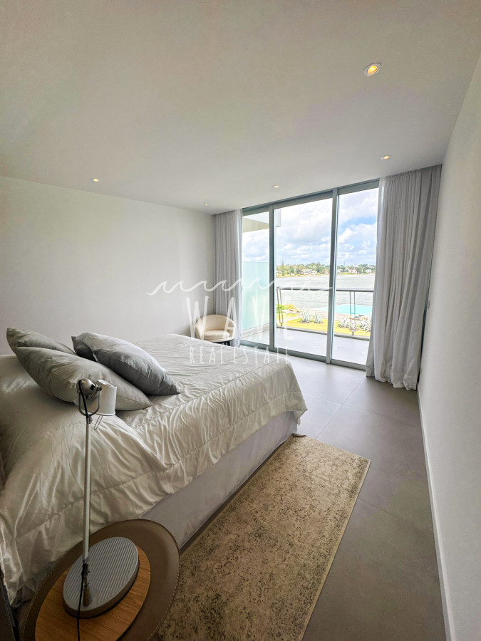 Apartamento ID.4944 - Exclusiva unidad en alquiler y venta primera línea La Barra 