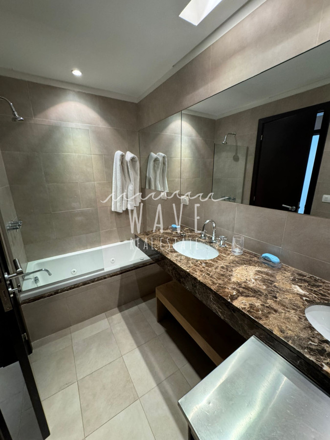 Apartamento ID.1258 - CÓMODA UNIDAD ESQUINERA SOBRE EL AGUA 