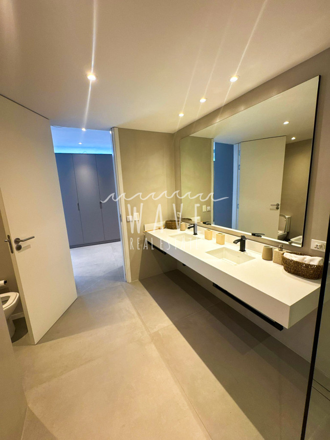 Apartamento ID.4944 - Exclusiva unidad en alquiler y venta primera línea La Barra 