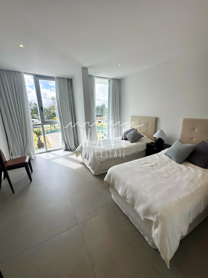 Apartamento ID.4944 - Exclusiva unidad en alquiler y venta primera línea La Barra 