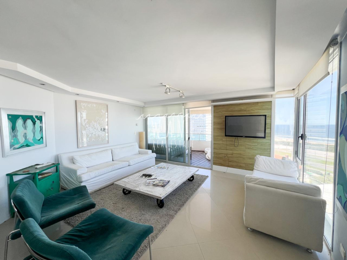 Apartamento ID.4507 - PENTHOUSE 4 dormitorios con dep completa Jacuzzi y barbacoa privada