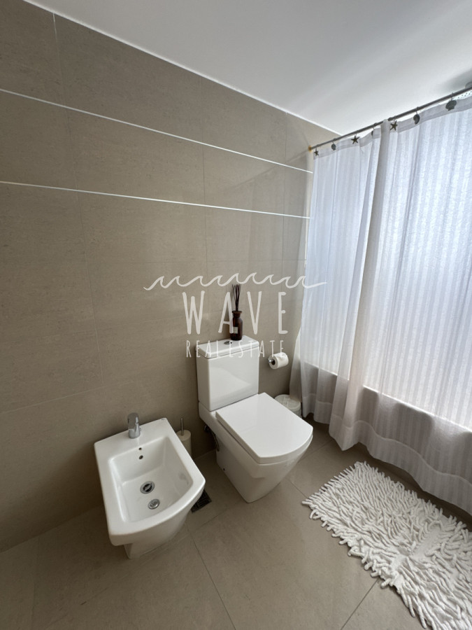 Apartamento ID.5021 - Alquiler temporal departamento Playa Mansa, 3 dormitorios y dependencia, Punta del este 