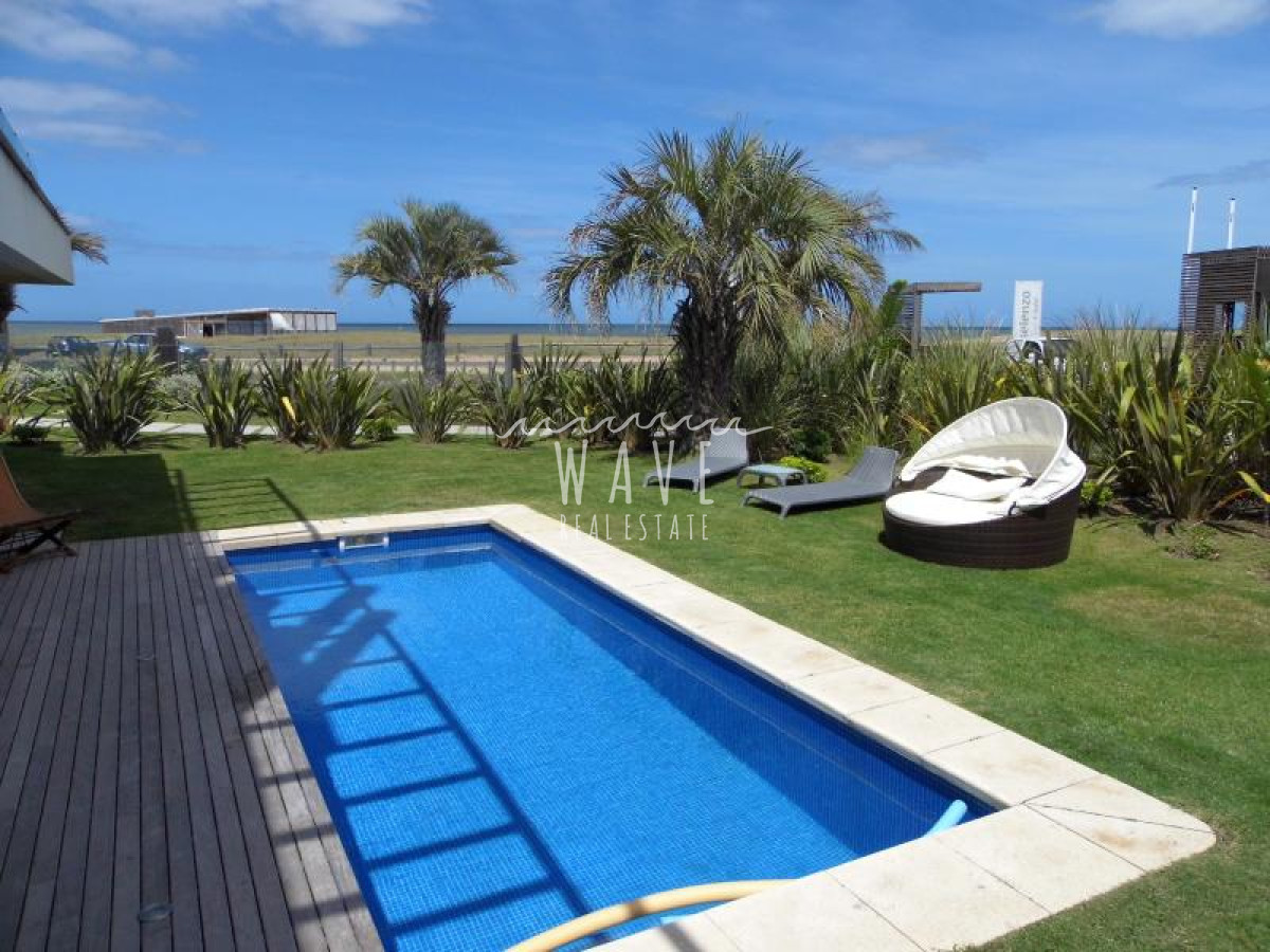 Apartamento ID.1176 - Manantiales, frente al mar, jardín y piscina de uso exclusivo.