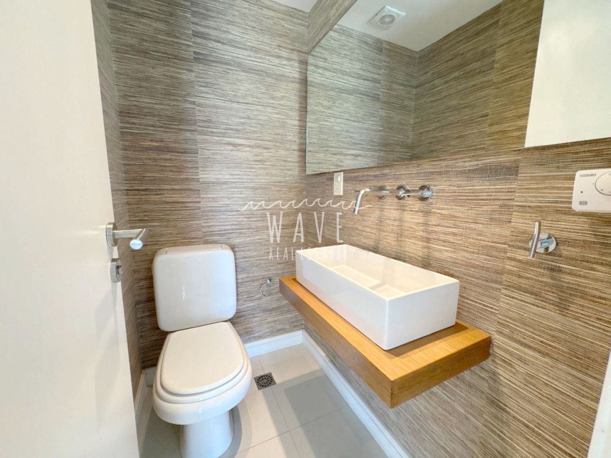 Apartamento ID.5366 - Venta Alquiler temporal Departamento dos dormitorios Playa brava