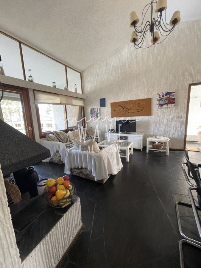 Apartamento ID.4213 - VENTA- Departamento 3 dormitorios- Punta del Este