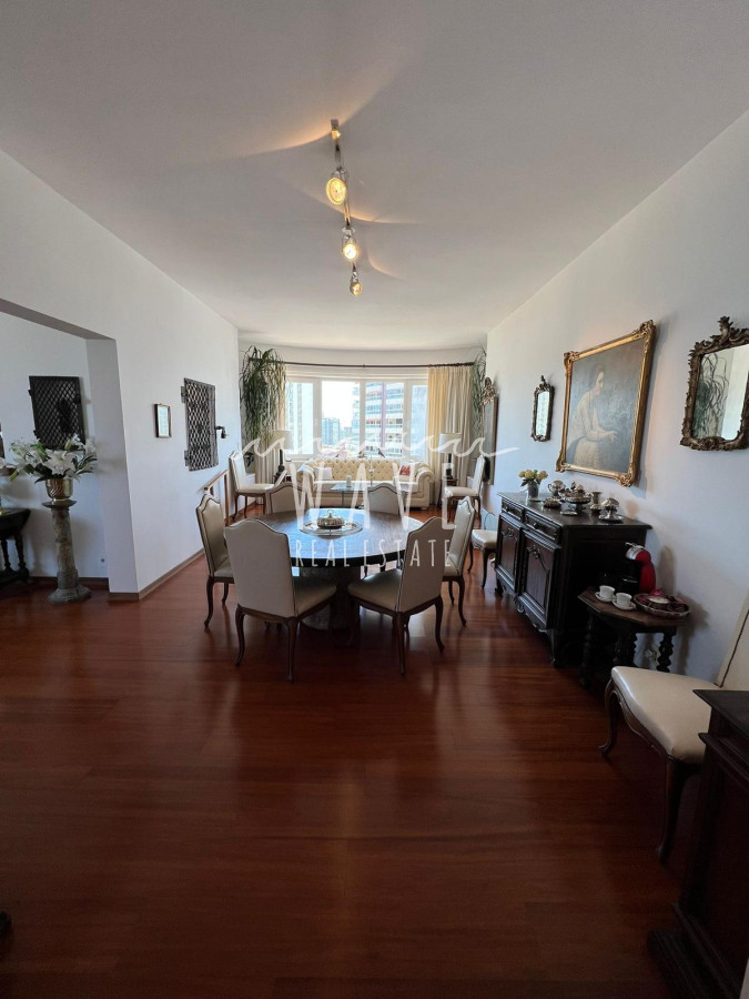 Apartamento ID.3965 - Venta de apartamento en Península, edificio emblemático, 3 dormitorios, reciclado.