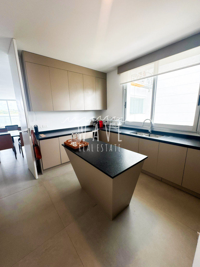 Apartamento ID.4944 - Exclusiva unidad en alquiler y venta primera línea La Barra 