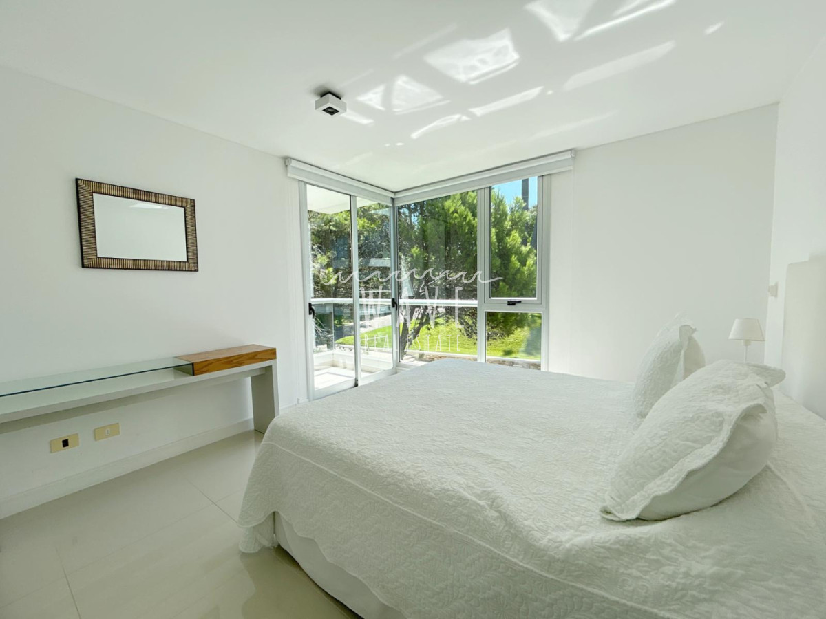 Apartamento ID.5368 - Venta Alquiler temporal Departamento 3 dormitorios Playa brava