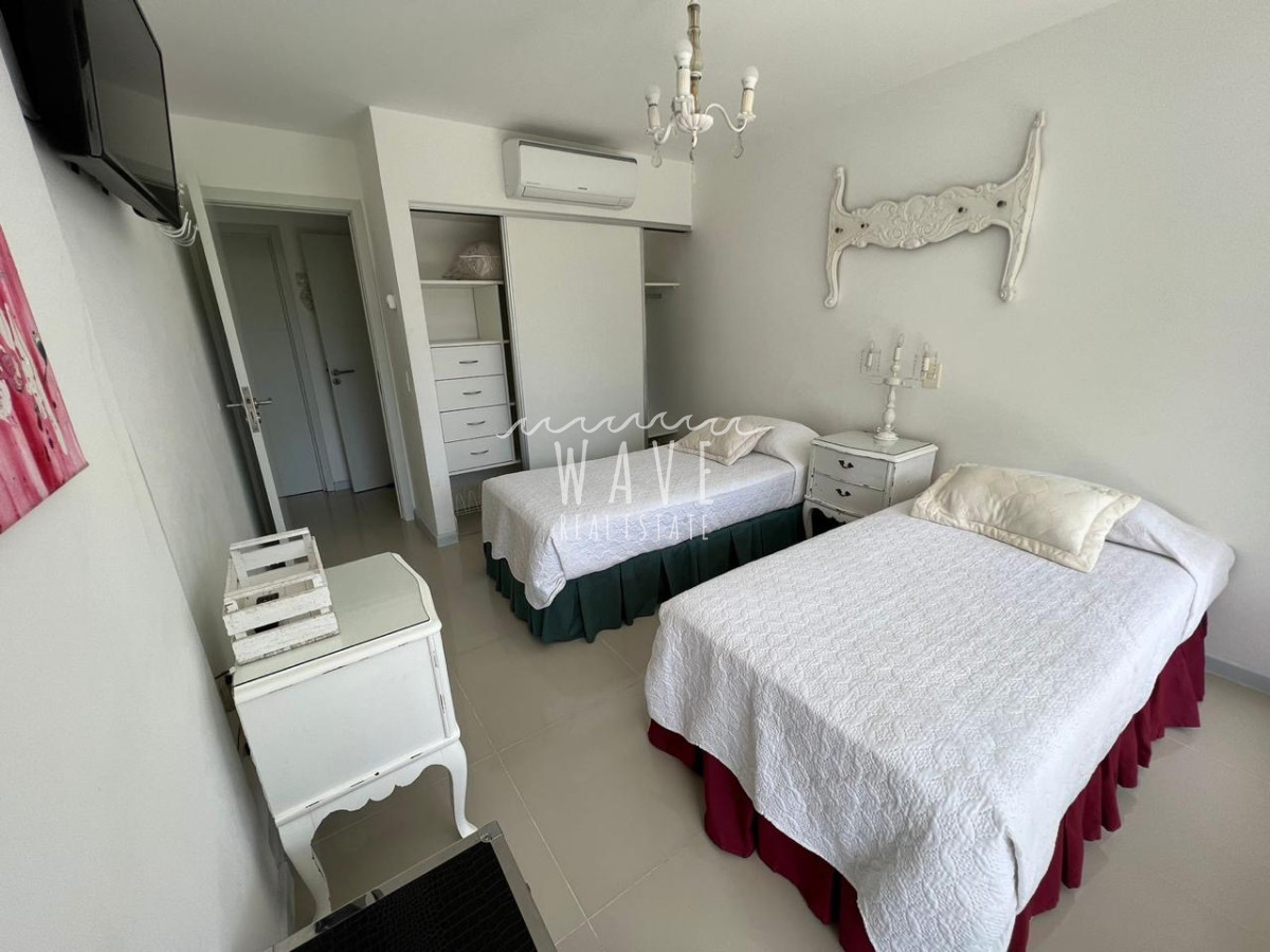 Apartamento ID.4719 - Alquiler departamento 2 dormitorios, Punta del Este, playa brava.