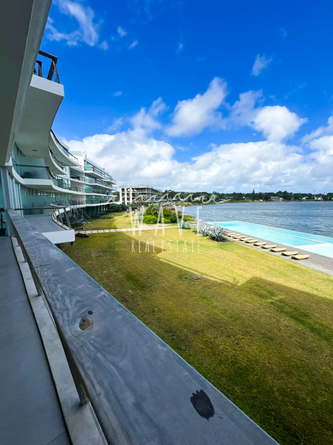 Apartamento ID.4944 - Exclusiva unidad en alquiler y venta primera línea La Barra 