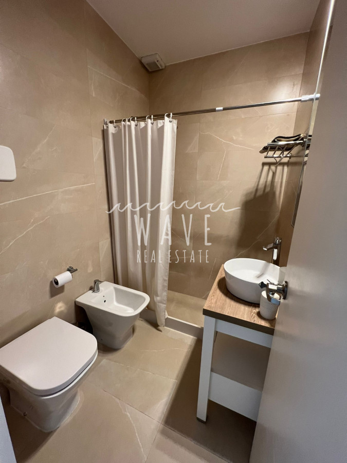 Apartamento ID.4310 - LA BARRA, a metros del agua, 3 dormitorios, 3 baños, terraza.