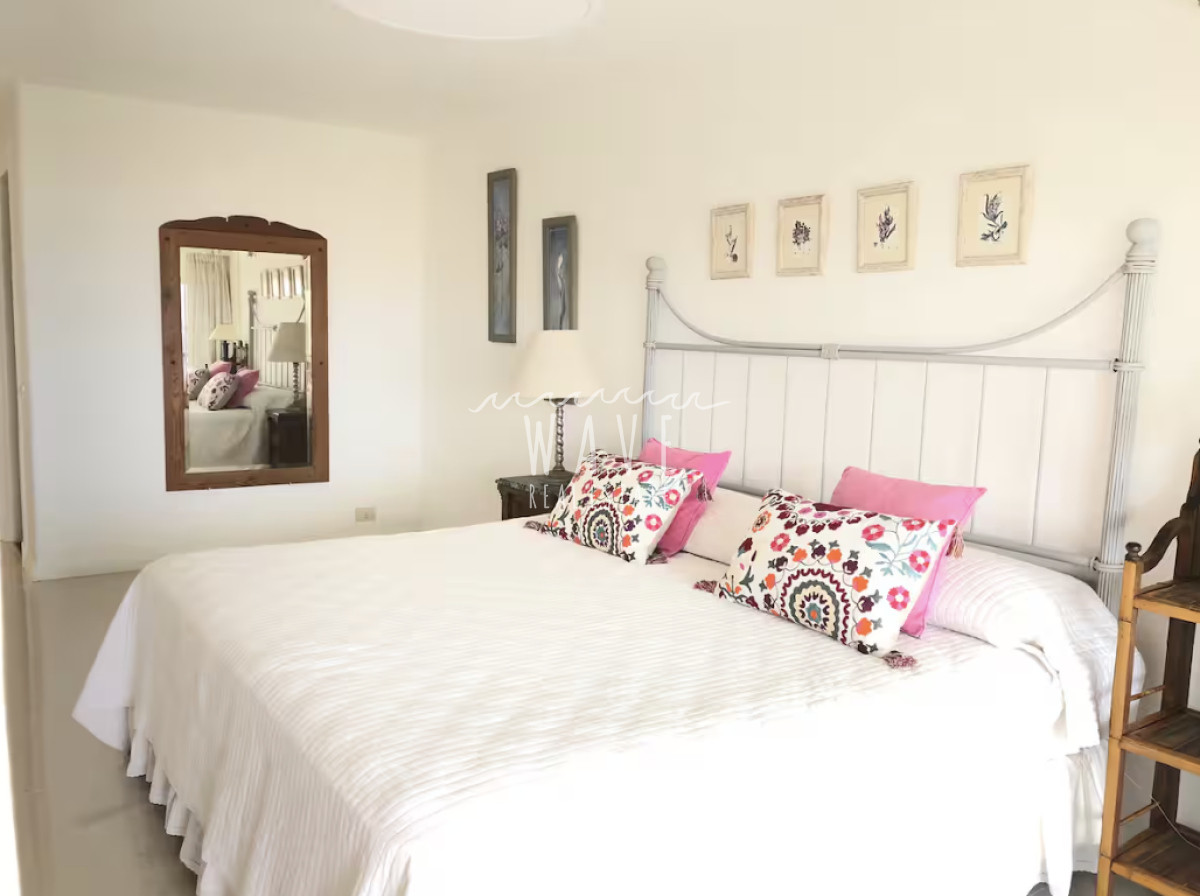 Apartamento ID.4764 - Alquiler Anual, Apartamento frente a Bikini Beach, Manantiales, 4 dormitorios y vista al mar