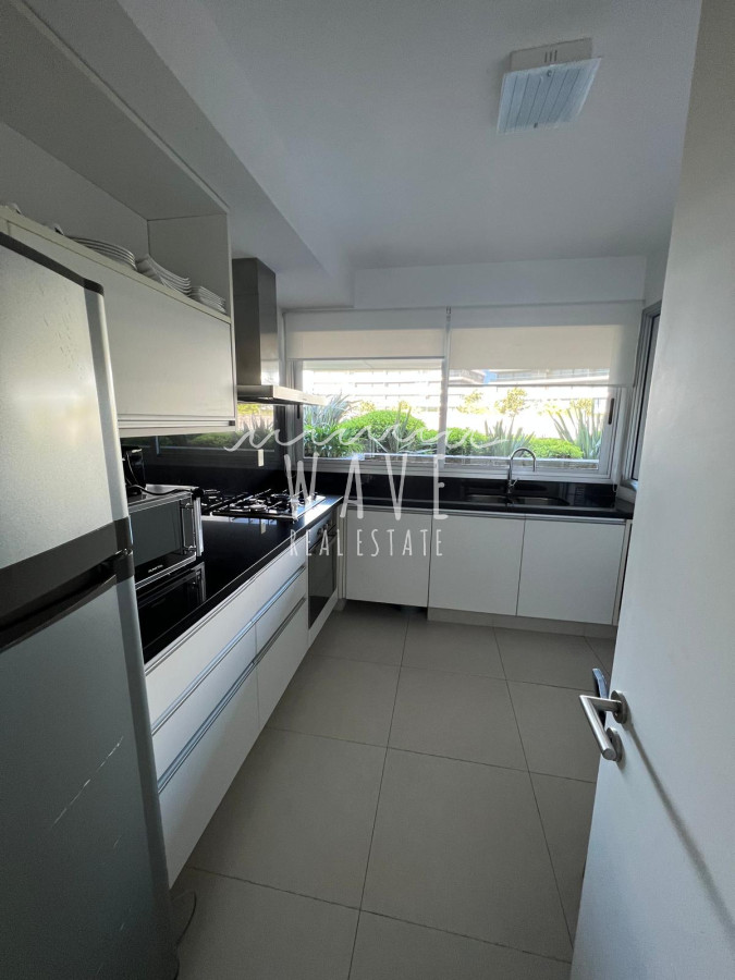 Apartamento ID.1212 - Brava 28. Planta baja con parrillero y jardín propio. 2 suites.