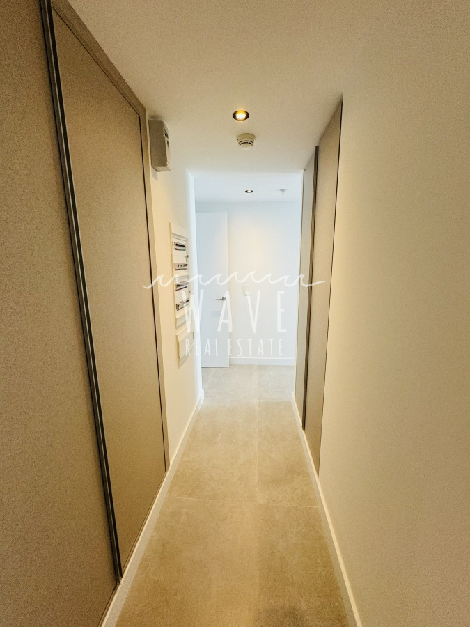 Apartamento ID.4074 - Venta apartamento, primera fila playa mansa, Punta del Este 