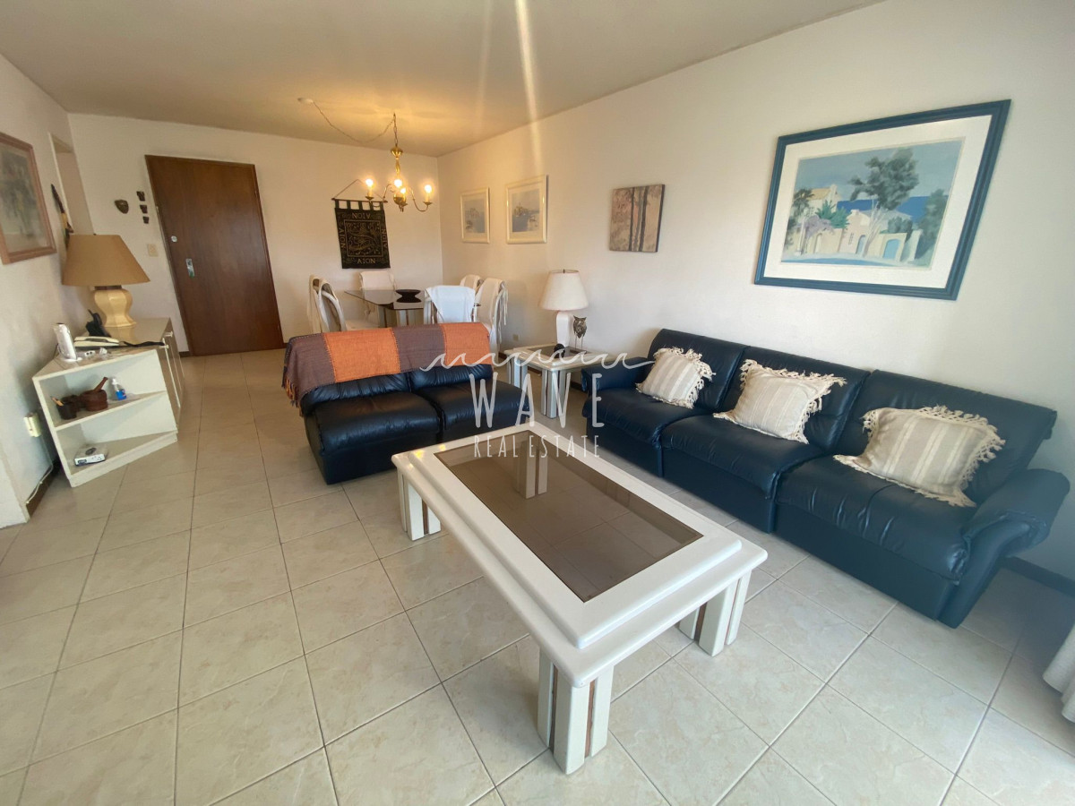Apartamento ID.1644 - Venta Apartamento en Cantegril amplios 2 dormitorios 2 baños servicios