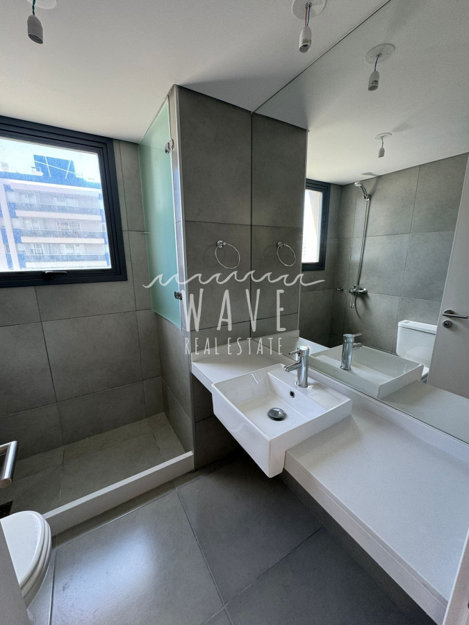 Apartamento ID.4860 - Venta de Apartamento con 2 dormitorios y 1 baño, parada 3 de playa brava