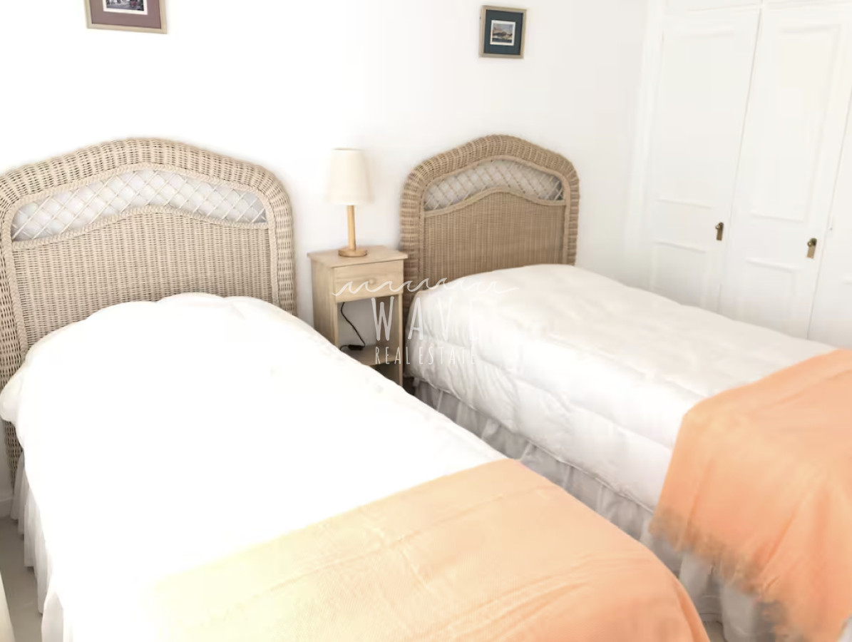 Apartamento ID.4764 - Alquiler Anual, Apartamento frente a Bikini Beach, Manantiales, 4 dormitorios y vista al mar