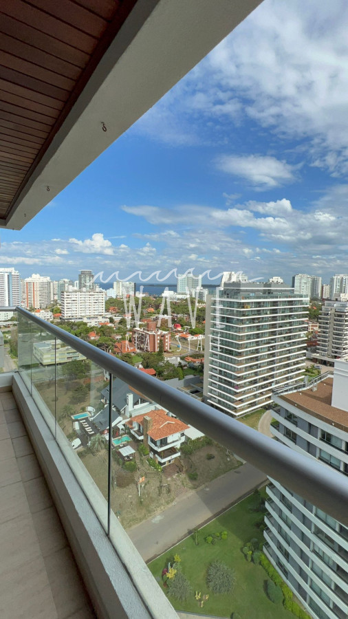 Apartamento ID.1724 - Brava excelentes servicios. 2 dormitorios y medio, Piso 16. Alquiler y venta.