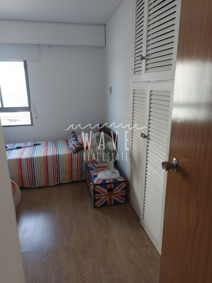 Apartamento ID.5560 - Venta de apartamento de 3 dormitorios en Playa Brava, Punta del Este