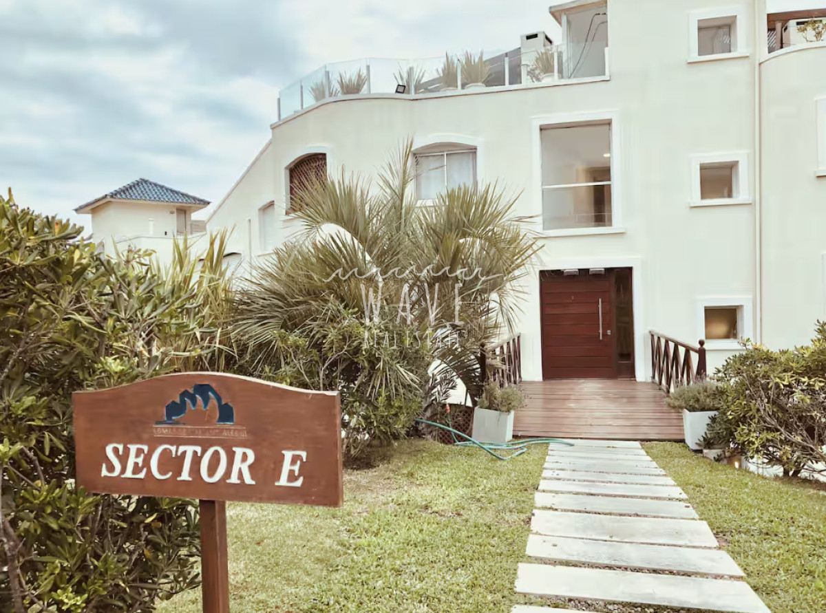 Apartamento ID.4764 - Alquiler Anual, Apartamento frente a Bikini Beach, Manantiales, 4 dormitorios y vista al mar