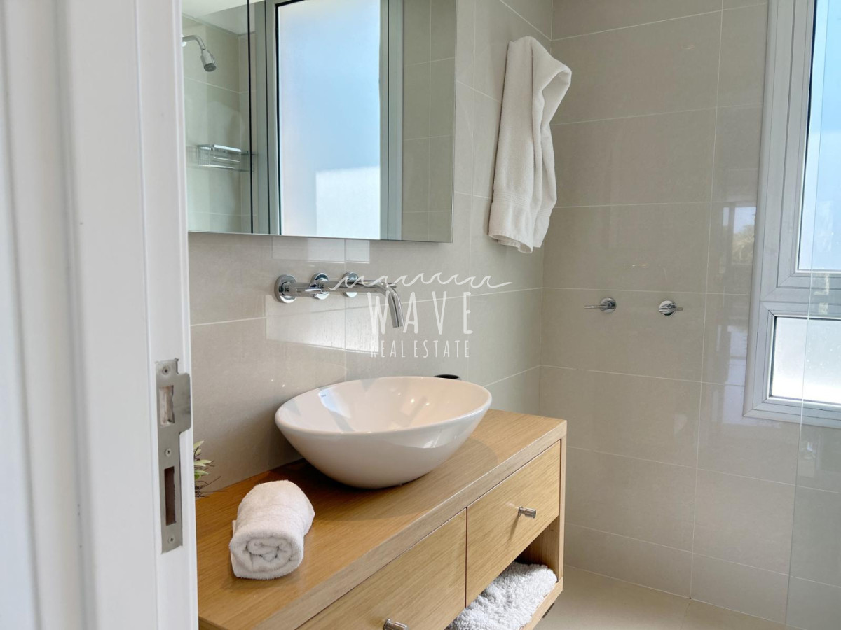 Apartamento ID.5368 - Venta Alquiler temporal Departamento 3 dormitorios Playa brava