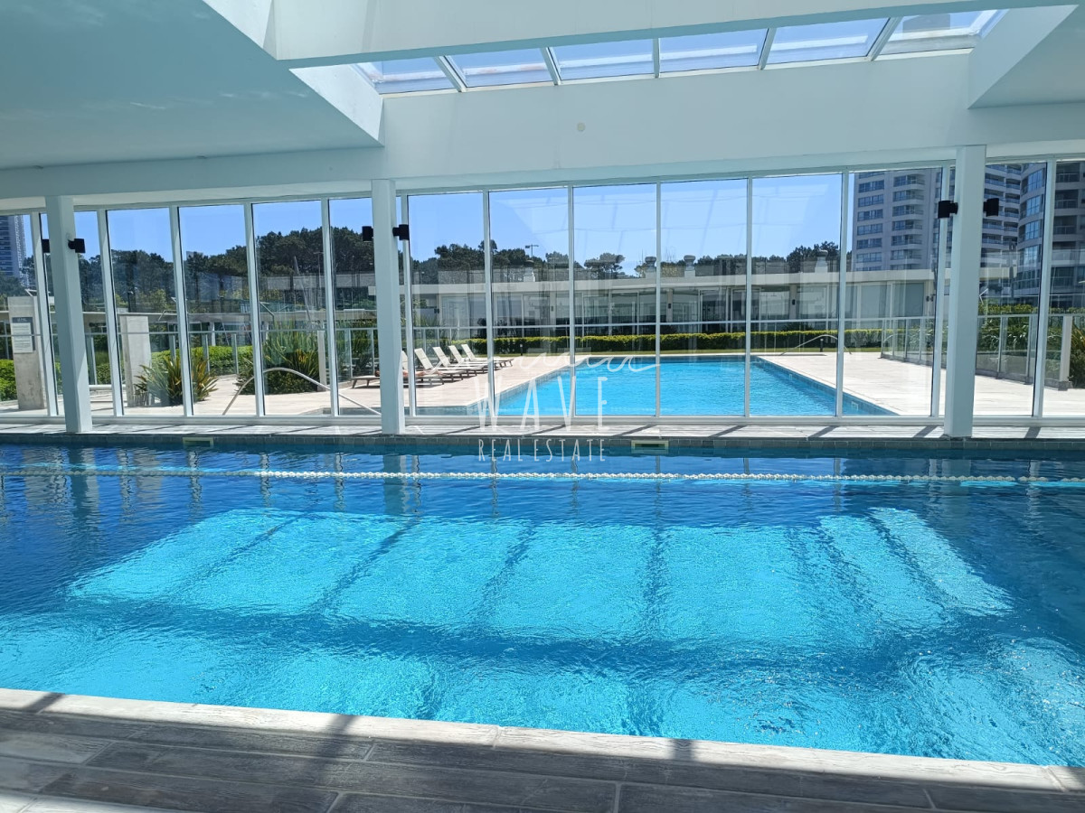 Apartamento ID.4547 - Alquiler  3 dorm en suite Playa Brava frente al mar