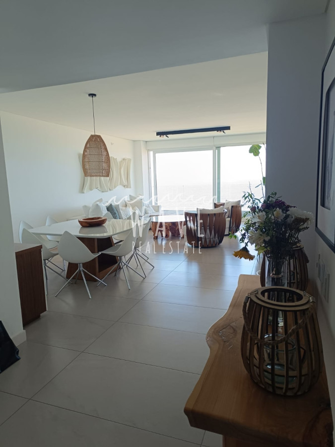 Apartamento ID.4547 - Alquiler  3 dorm en suite Playa Brava frente al mar