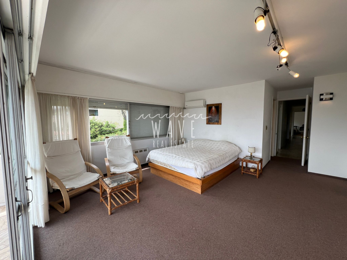 Apartamento ID.4537 - Apartamento en primera linea puerto  Punta del Este en alquiler temporal 