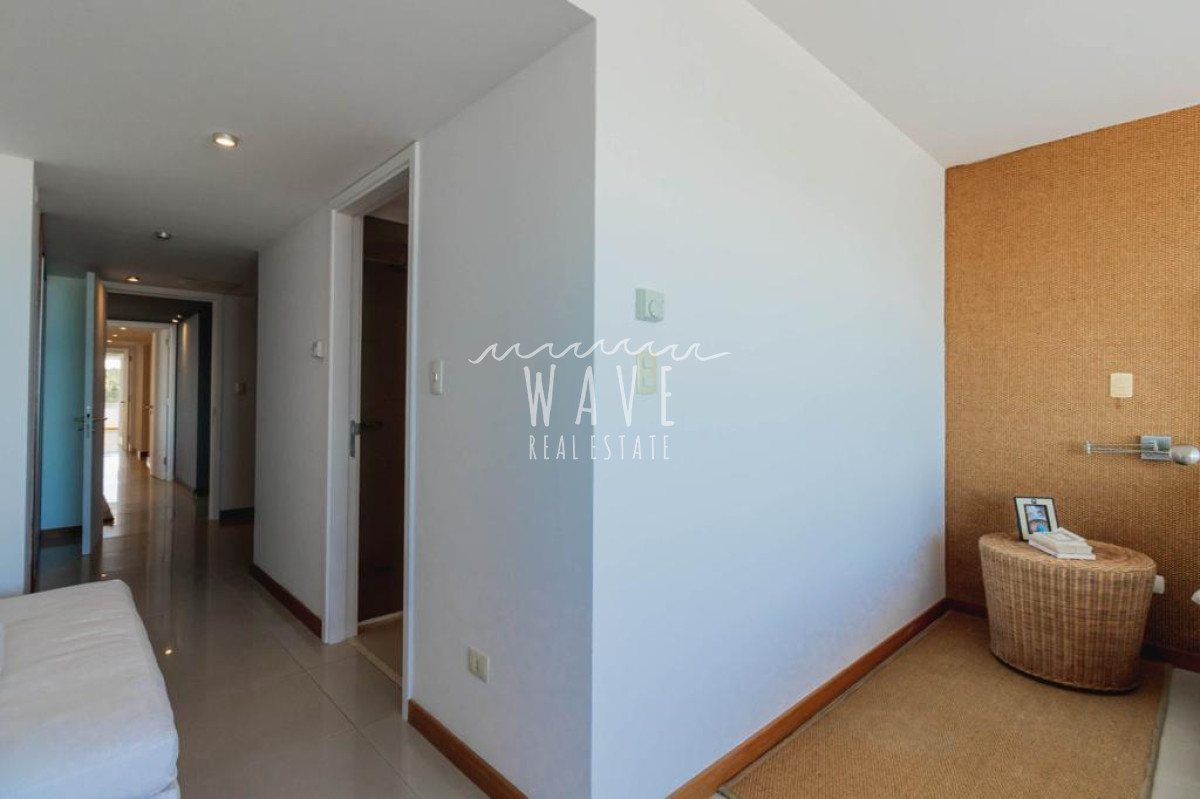 Apartamento ID.4989 - Alquiler de verano apartamento 4 dormitorios en primera fila playa brava