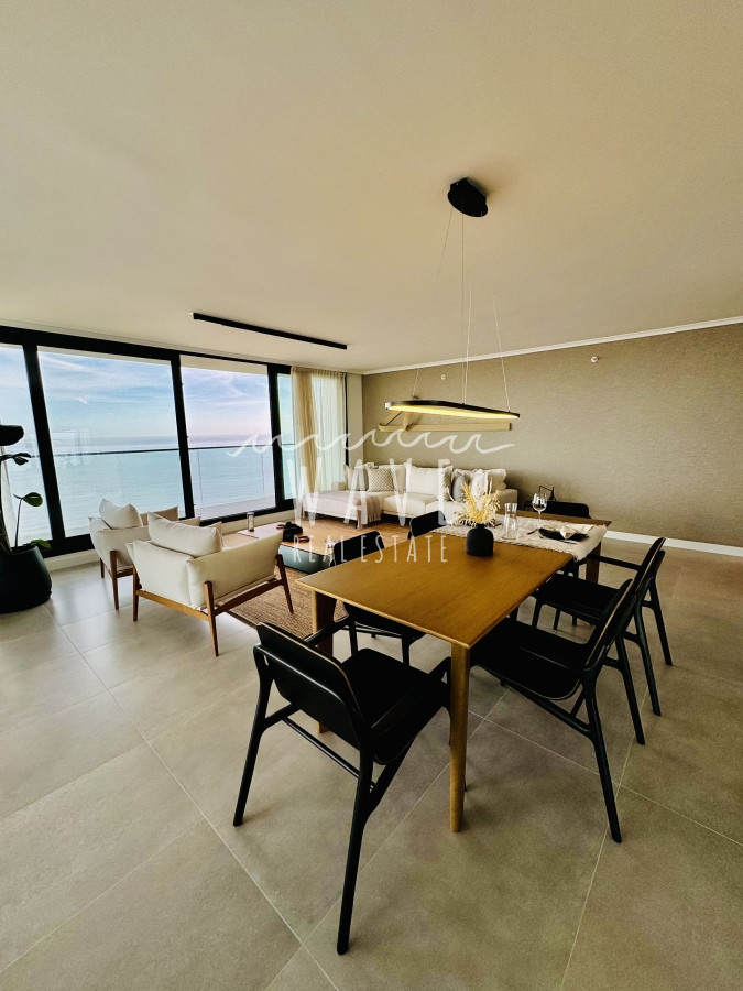 Apartamento ID.4074 - Venta apartamento, primera fila playa mansa, Punta del Este 
