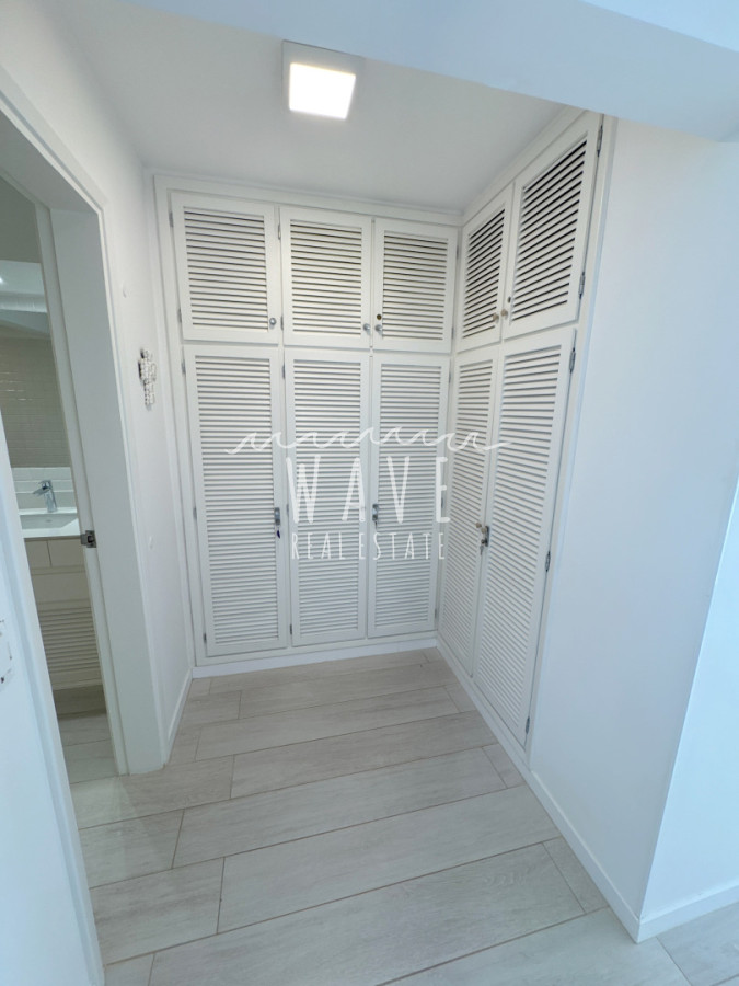 Apartamento ID.5115 - Alquiler de verano, Apartamento de 2 dormitorios y medio en Playa Mansa, Punta del Este