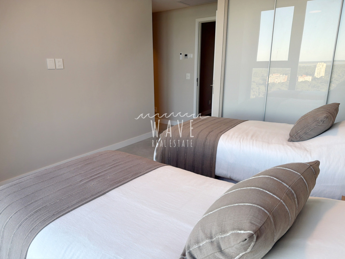 Apartamento ID.4765 - Venta Penthouse duplex, Playa Mansa, Punta del Este 