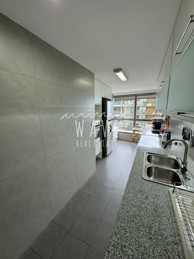 Apartamento ID.4483 - Alquiler Verano, Mansa, primera línea, 3 dormitorios. Full Amenities