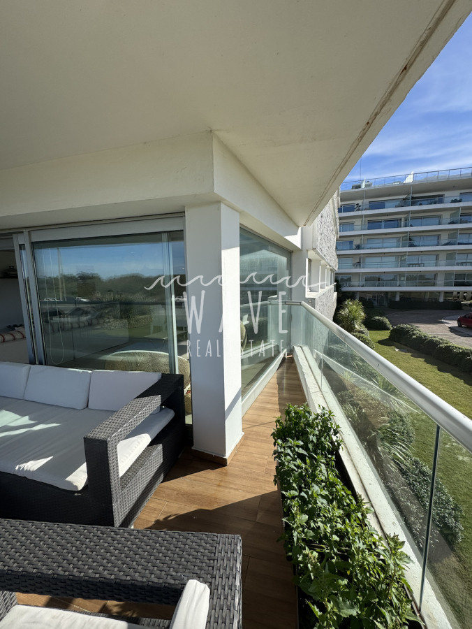 Apartamento ID.4879 - Brava, primera línea, unidad esquinera, 3 suites y dep.