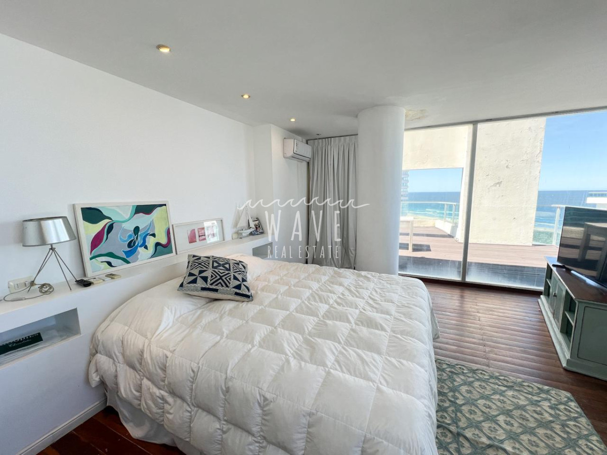 Apartamento ID.4507 - PENTHOUSE 4 dormitorios con dep completa Jacuzzi y barbacoa privada