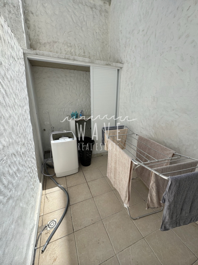 Apartamento ID.4272 - Península, Venta y Alquiler Anual, 2 dormitorios, terraza, gge.