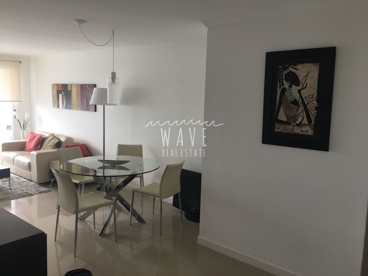 Apartamento ID.3732 - Mansa, a pasos de la Península y muy cerca del puerto. 2 dormitorios. Todos los servicios.