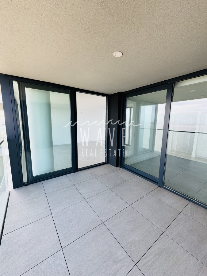 Apartamento ID.4106 - Venta espectacular departamento 2 Dorm, primera linea playa mansa 