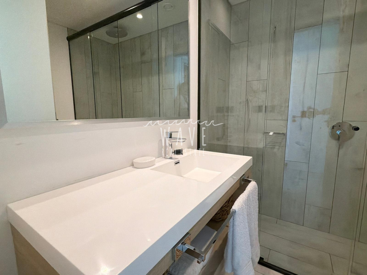 Apartamento ID.5325 - Venta Alquiler Departamento 3 dormitorios Surfide con vista 