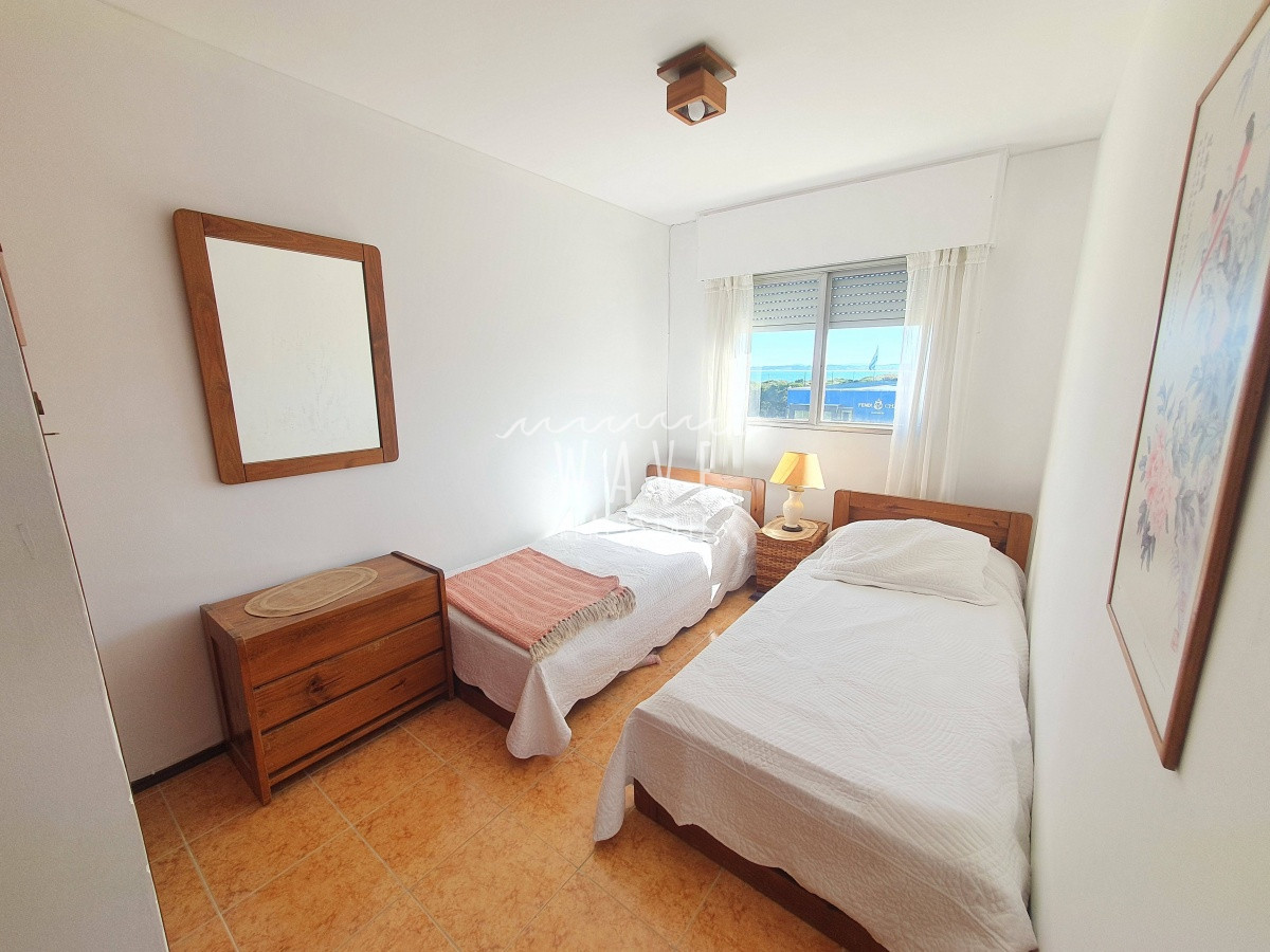 Apartamento ID.1557 - Venta de Apartamento de 2 dormitorios frente al mar en Mansa, Punta del Este.