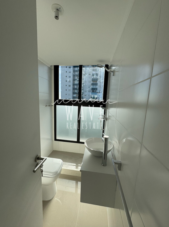 Apartamento ID.4873 - Venta de Apartamento de 2 DORMITORIOS AV ROOSEVELT