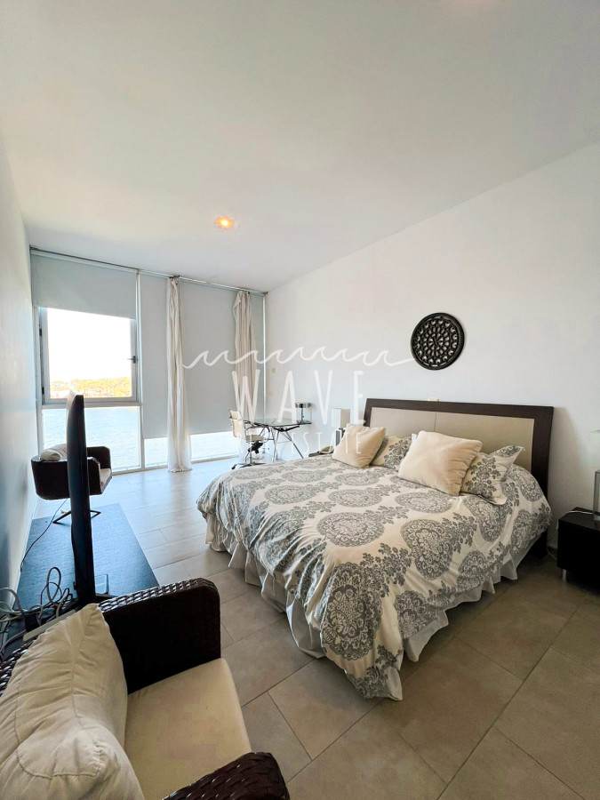 Apartamento ID.4315 - Penthouse en alquiler en exclusiva Torre Delamar.