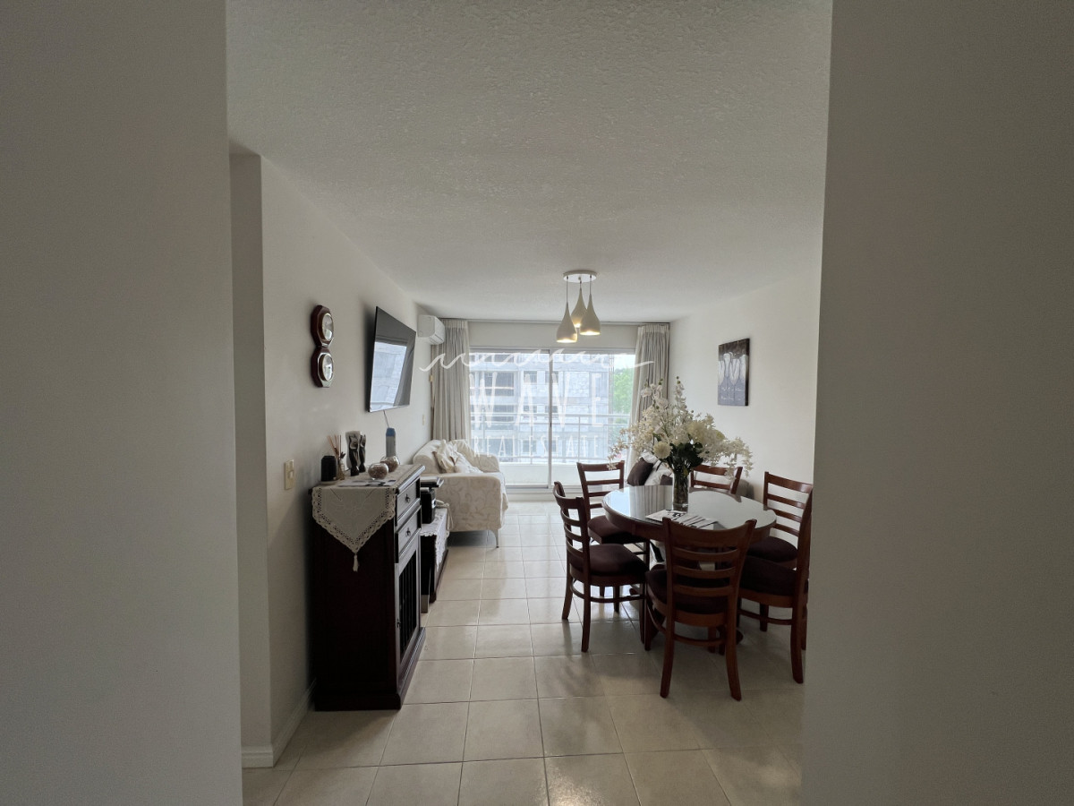 Apartamento ID.5205 - Venta apartamento zona shopping dos dormitorios 