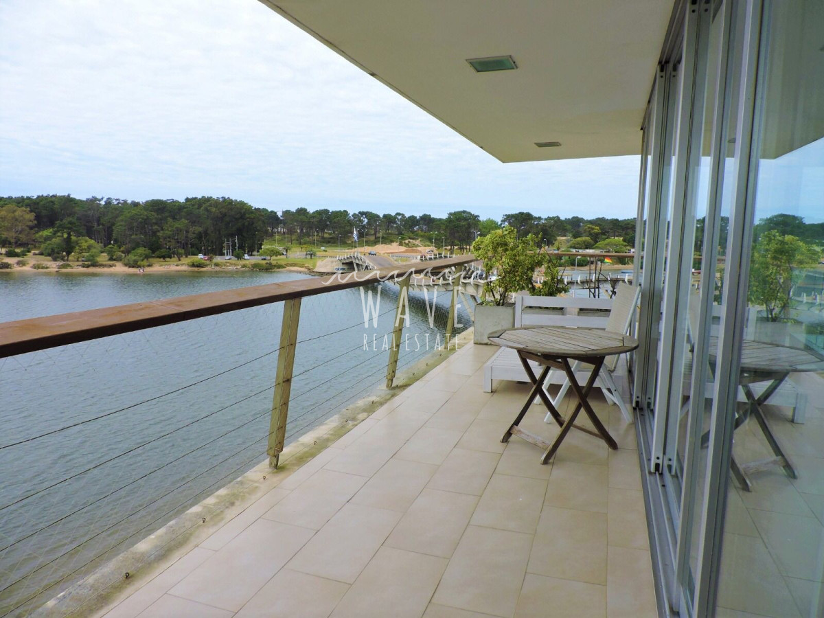 Apartamento ID.1240 - DELAMAR, Alquiler Anual. Sobre el arroyo, unidad de 3 dormitorios. 